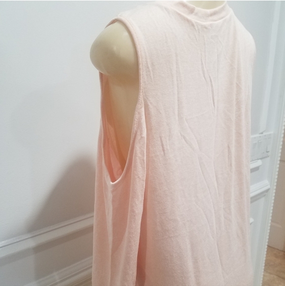 Rag and Couture cold shoulder pink top. Small - Picture 3 of 8